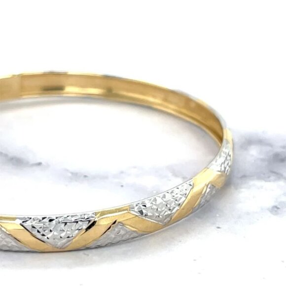 Women Solid 10K Yellow Gold 7" Textured Snake Bangle Two-Tone Bracelet Minimalis - Picture 5 of 9
